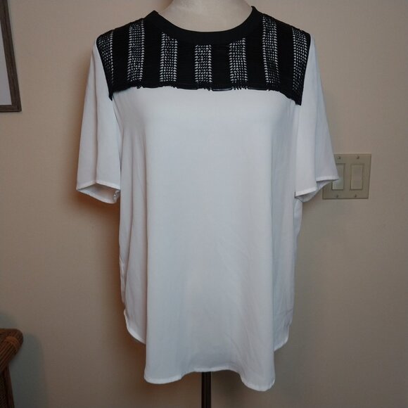 BCBGeneration SIZE M TEE SHIRT CUT TOP WITH BLACK LEATHER LOOK DETAIL - Picture 10 of 10